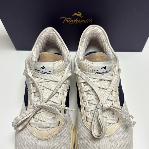 ✨ Tracksmith Eliot Runner ✨ in Ivory / Navy Unisex Men's 5.5 Women's 7 - Picture 12 of 17